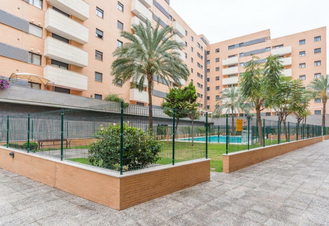 Buena Locacion Estacion Maria Zambrano Cerca De La Playa Y Centrico Apartment Malaga Exterior photo