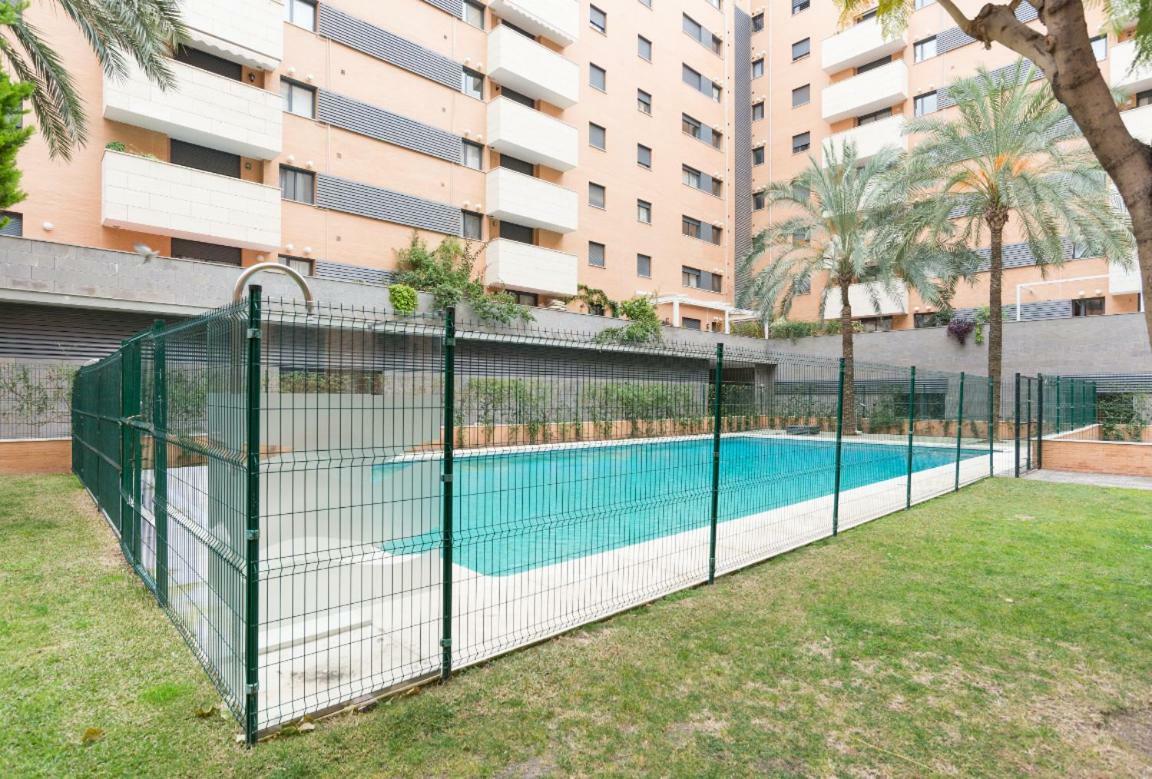 Buena Locacion Estacion Maria Zambrano Cerca De La Playa Y Centrico Apartment Malaga Exterior photo